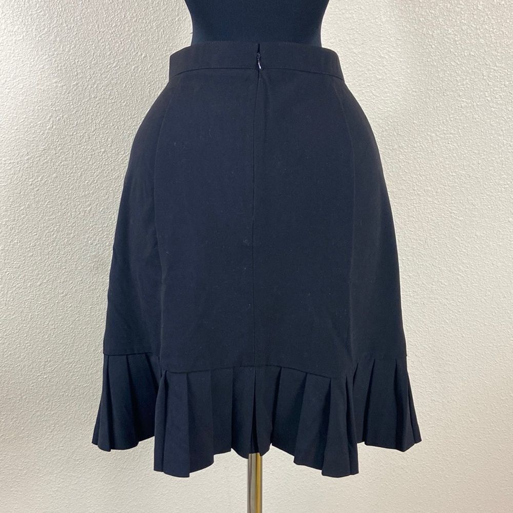 East 5 th Secretly Slender Women skirt Size 14